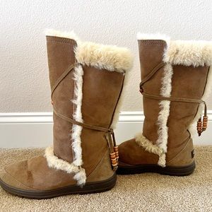 RARE UGG Australia Nightfall Boots w/beads Sz 9 Worn lightly Made in New Zealand